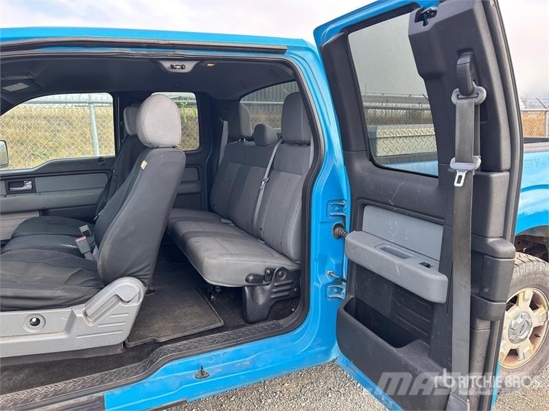 Ford F-150 XLT 4x2 Crew Cab Pickup Muu