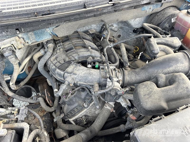 Ford F-150 XLT 4x2 Crew Cab Pickup Muu