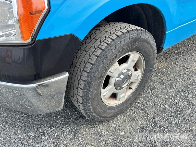 Ford F-150 XLT 4x2 Crew Cab Pickup Muu