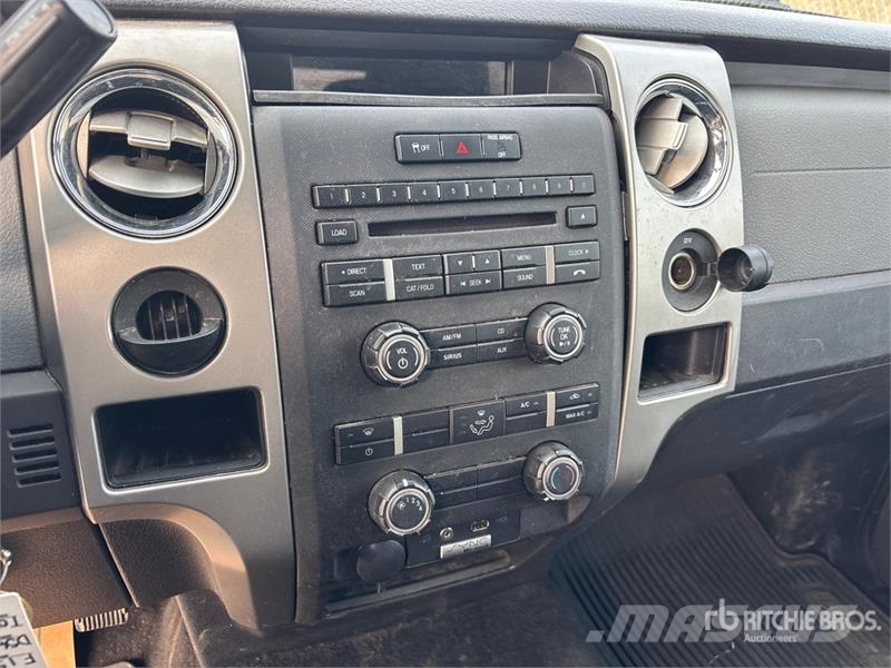 Ford F-150 XLT 4x2 Crew Cab Pickup Muu