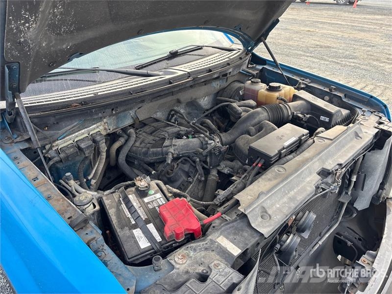 Ford F-150 XLT 4x2 Crew Cab Pickup Muu