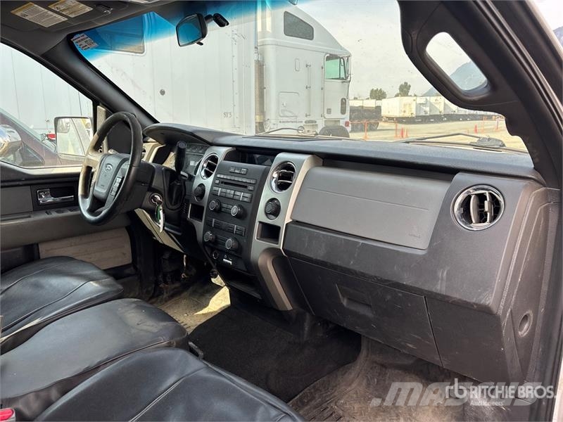Ford F-150 XLT 4x4 Crew Cab Pickup (Inoperable) Прочие фургоны