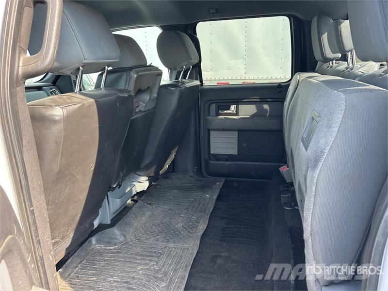 Ford F-150 XLT 4x4 Crew Cab Pickup (Inoperable) Прочие фургоны