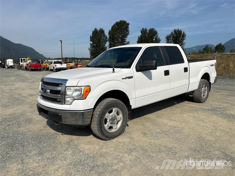 Ford F-150 XLT 4x4 Crew Cab Pickup (Inoperable) Прочие фургоны