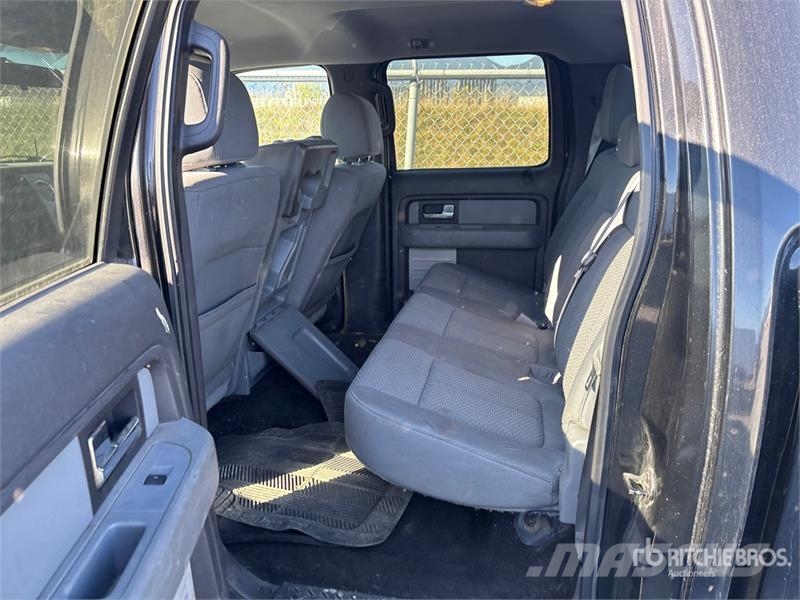 Ford F-150 XLT 4x4 Crew Cab Pickup Muu
