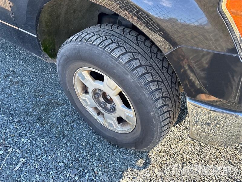 Ford F-150 XLT 4x4 Crew Cab Pickup Muu
