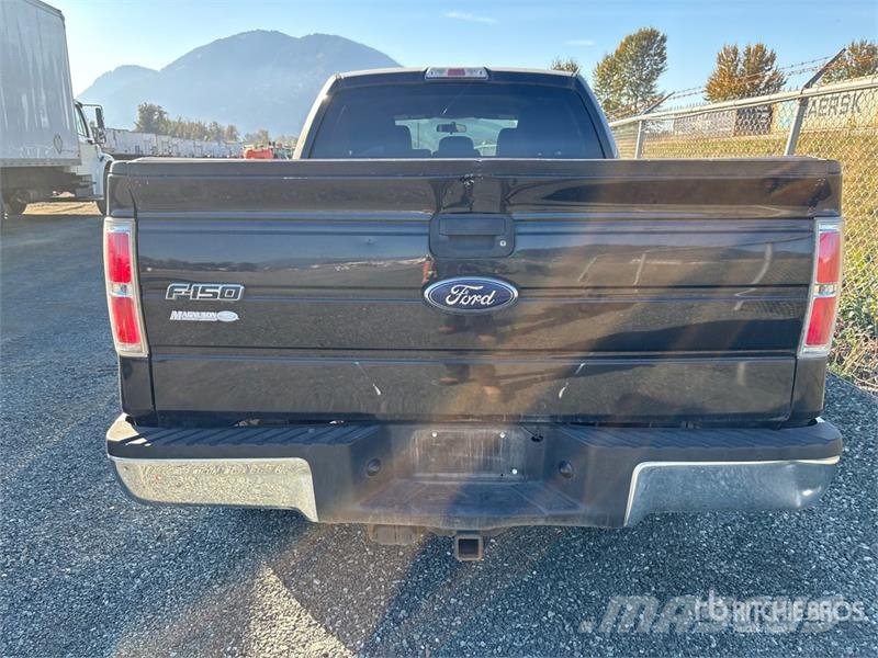 Ford F-150 XLT 4x4 Crew Cab Pickup Muu