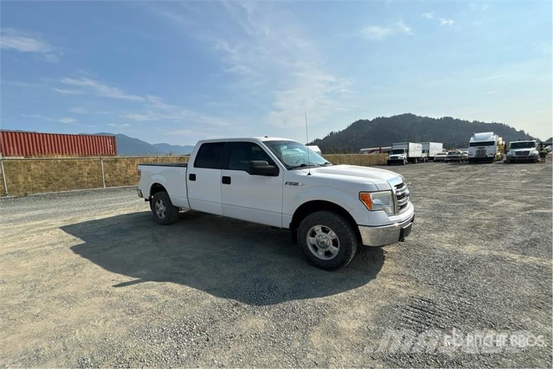 Ford F-150 XLT 4x4 Crew Cab Pickup (Inoperable) Прочие фургоны