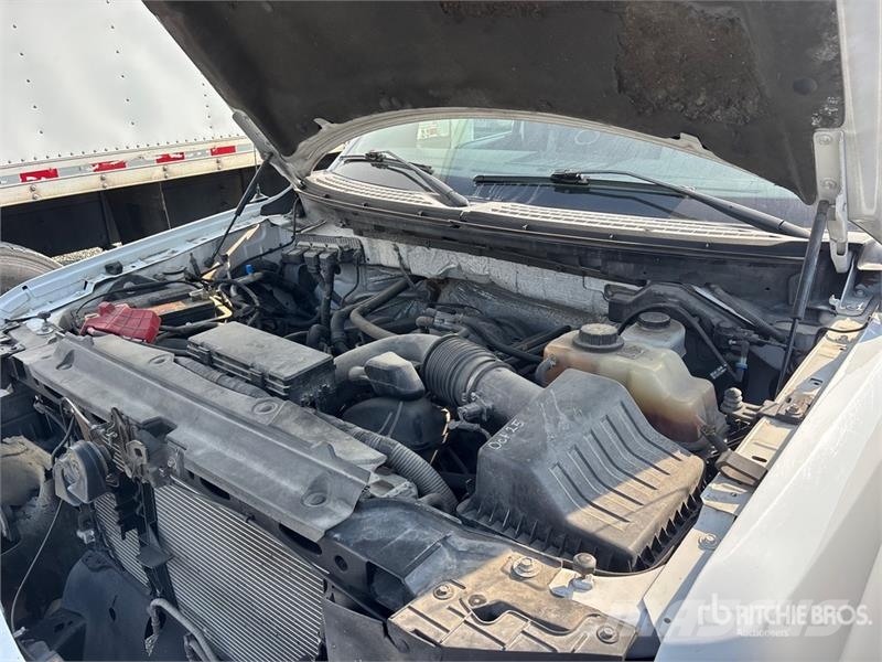 Ford F-150 XLT 4x4 Crew Cab Pickup (Inoperable) Прочие фургоны