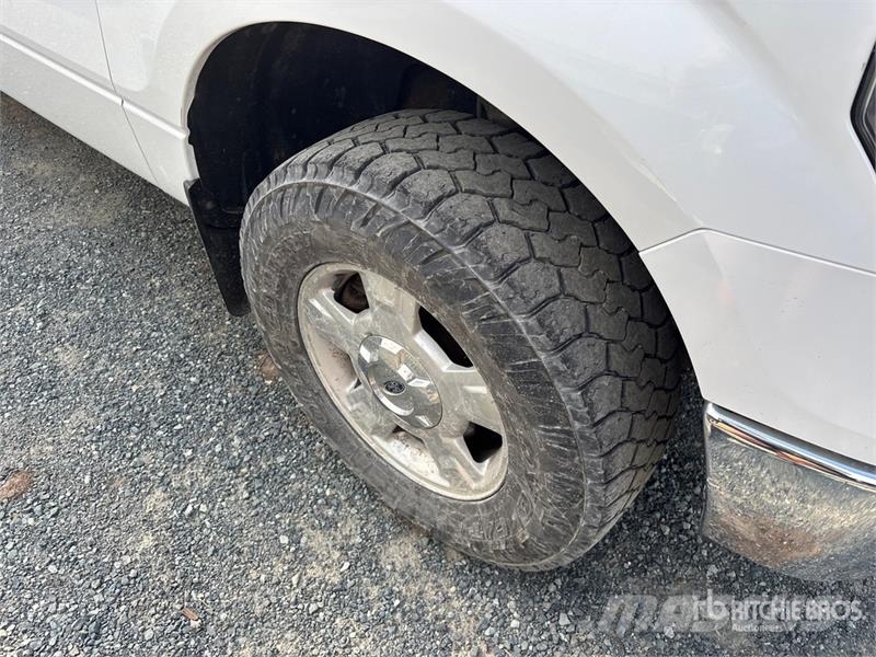 Ford F-150 XLT 4x4 Crew Cab Pickup (Inoperable) Прочие фургоны