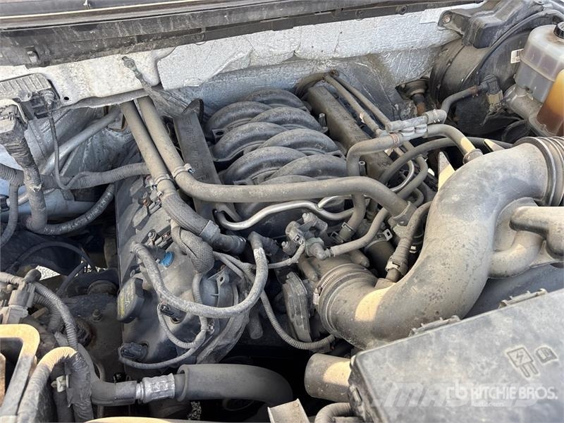 Ford F-150 XLT 4x4 Crew Cab Pickup (Inoperable) Прочие фургоны
