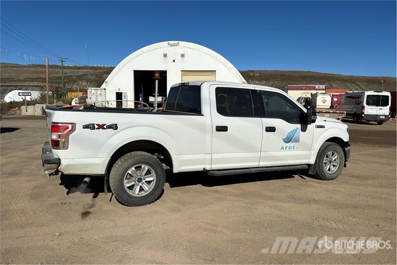 Ford F-150 XLT 4x4 Crew Cab Pickup أخرى