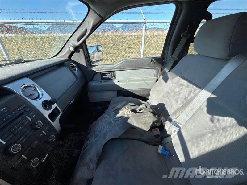 Ford F-150 XLT 4x4 Crew Cab Pickup Muu
