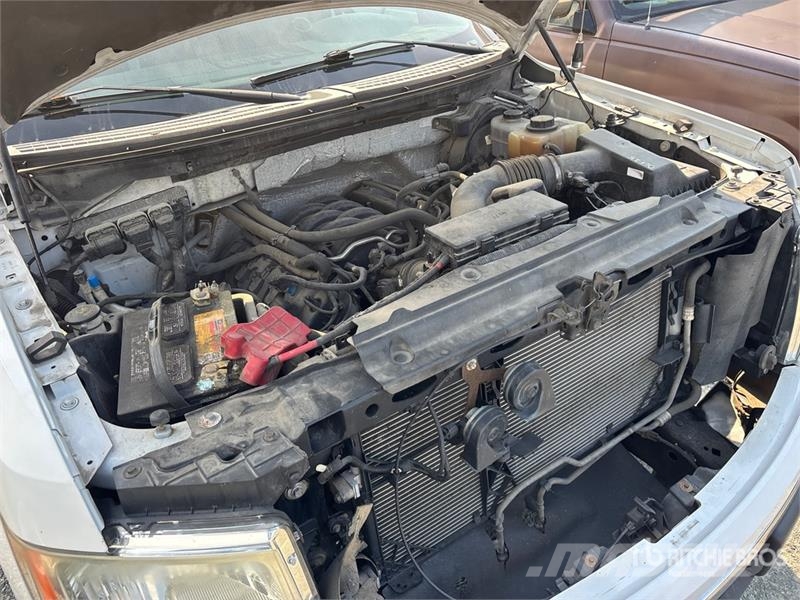 Ford F-150 XLT 4x4 Crew Cab Pickup (Inoperable) Прочие фургоны