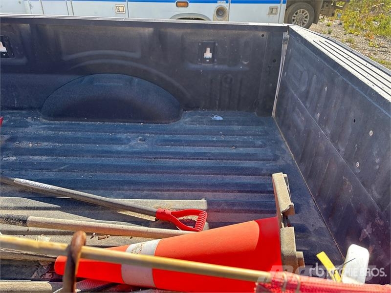 Ford F-150 XLT 4x4 Crew Cab Pickup Andre varebiler