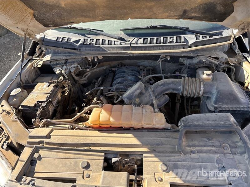 Ford F-150 XLT 4x4 Crew Cab Pickup Andre varebiler
