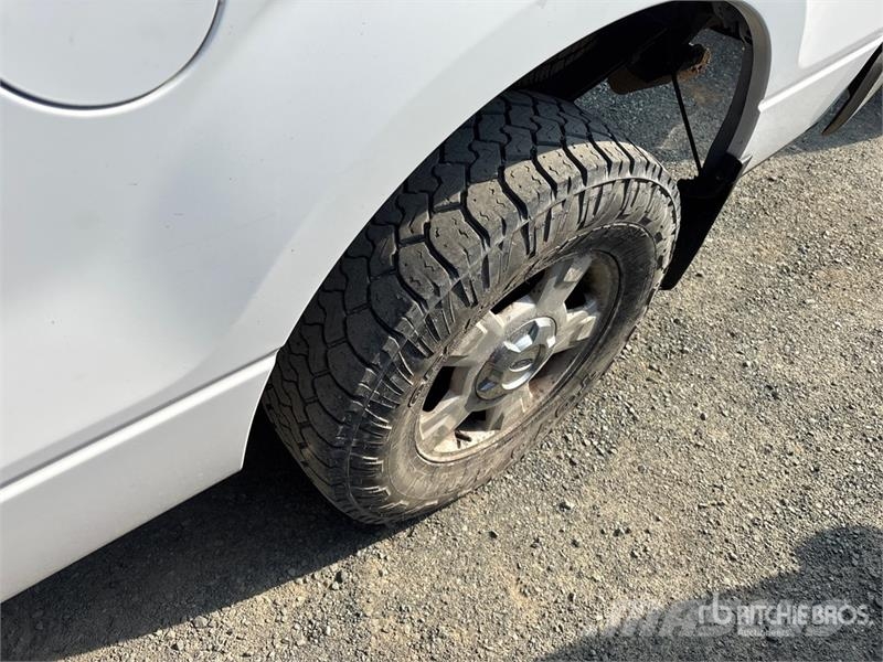 Ford F-150 XLT 4x4 Crew Cab Pickup (Inoperable) Прочие фургоны