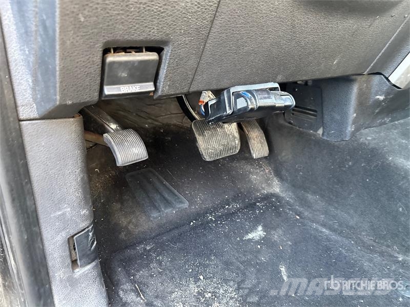 Ford F-150 XLT 4x4 Crew Cab Pickup Muu