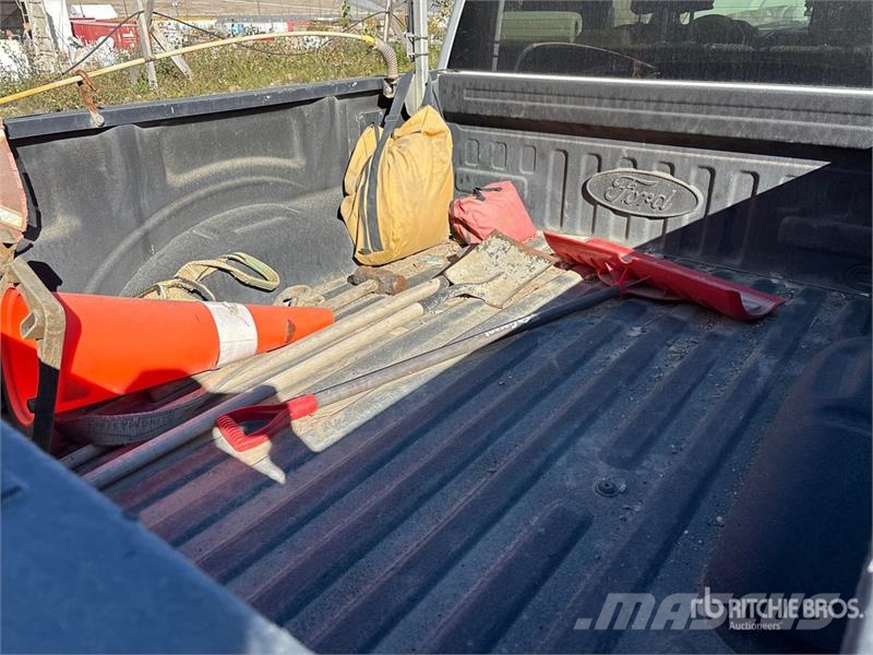 Ford F-150 XLT 4x4 Crew Cab Pickup Andre varebiler