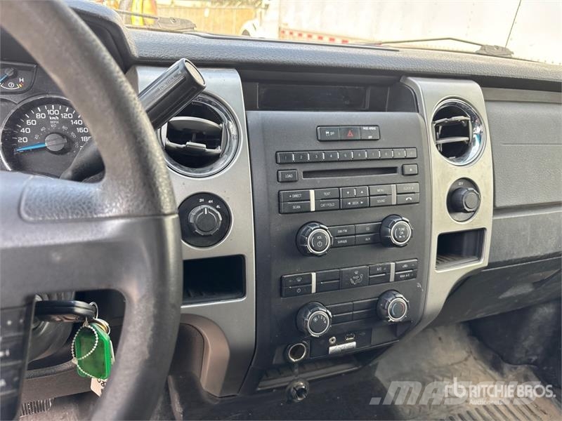 Ford F-150 XLT 4x4 Crew Cab Pickup (Inoperable) Прочие фургоны