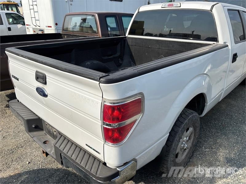 Ford F-150 XLT 4x4 Crew Cab Pickup (Inoperable) Прочие фургоны