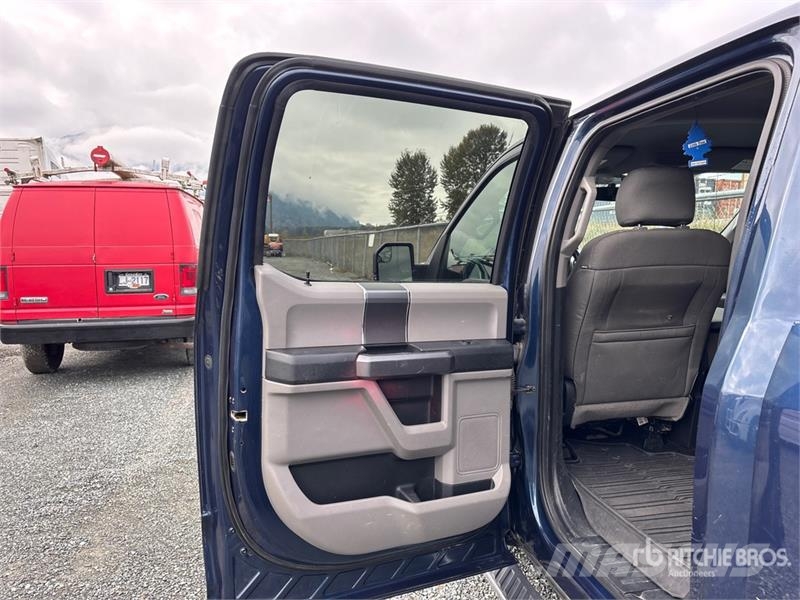 Ford F-150 XLT 4x4 Crew Cab Pickup Furgoni altro