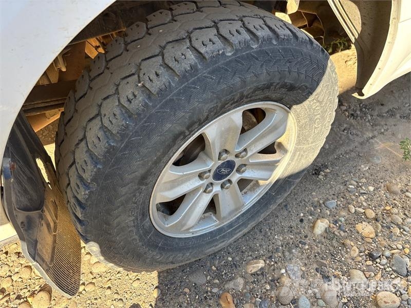 Ford F-150 XLT 4x4 Crew Cab Pickup Andre varebiler