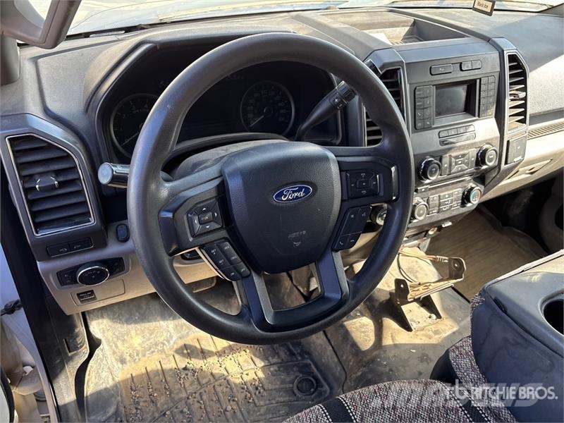 Ford F-150 XLT 4x4 Crew Cab Pickup Andre varebiler