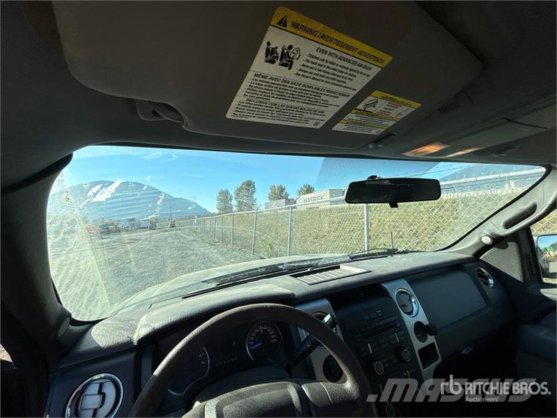 Ford F-150 XLT 4x4 Crew Cab Pickup Muu
