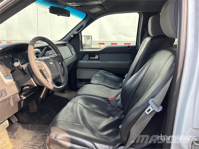 Ford F-150 XLT 4x4 Crew Cab Pickup (Inoperable) Прочие фургоны