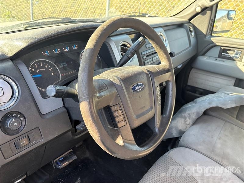 Ford F-150 XLT 4x4 Crew Cab Pickup Muu