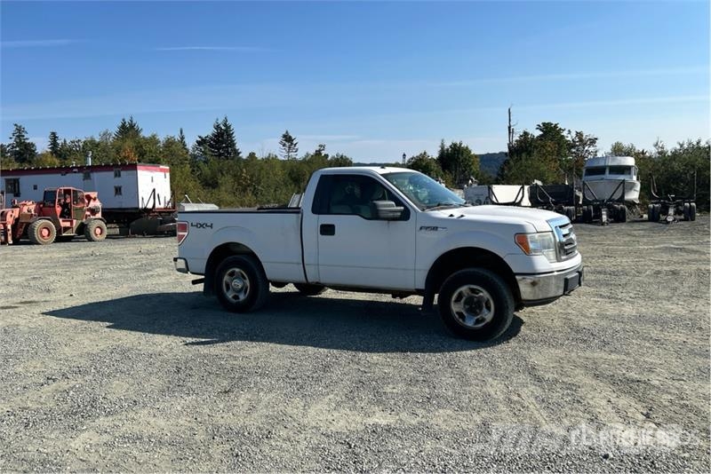 Ford F-150 XLT 4x4 Pickup Další
