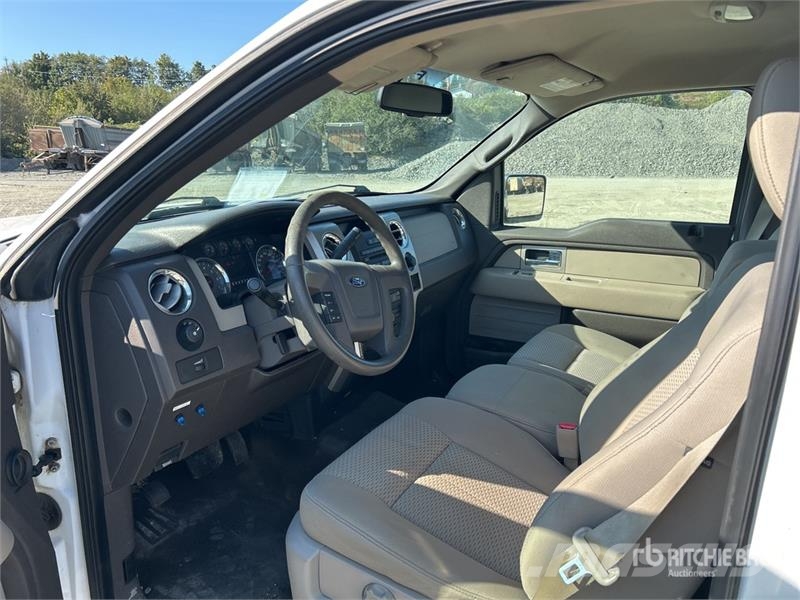Ford F-150 XLT 4x4 Pickup Další