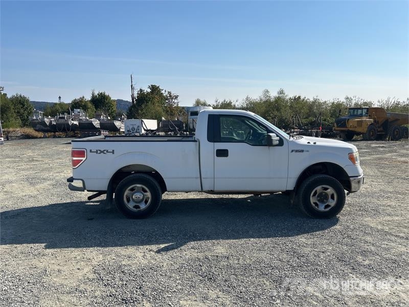 Ford F-150 XLT 4x4 Pickup Další
