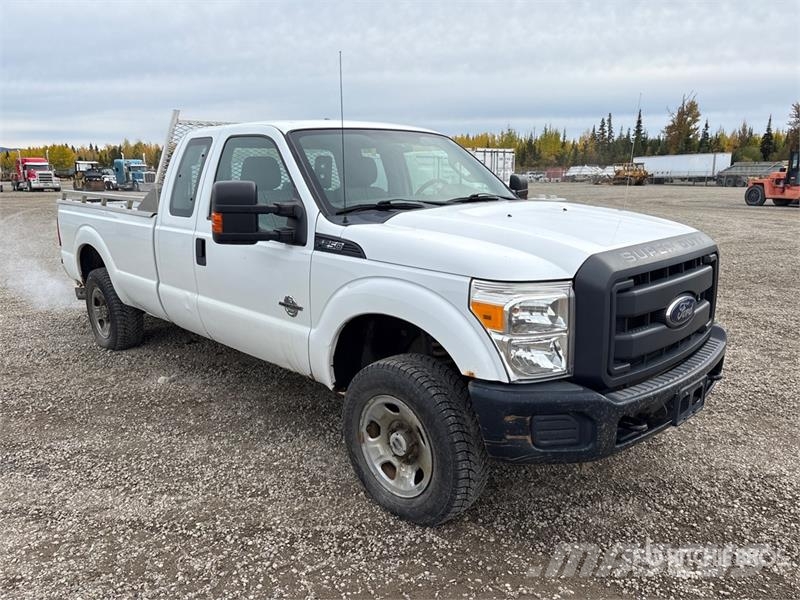 Ford F-250 4x4 Extended Cab Pickup (Inoperable) Egyéb