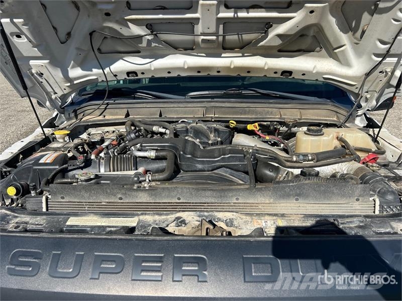 Ford F-250 4x4 Extended Cab Pickup أخرى