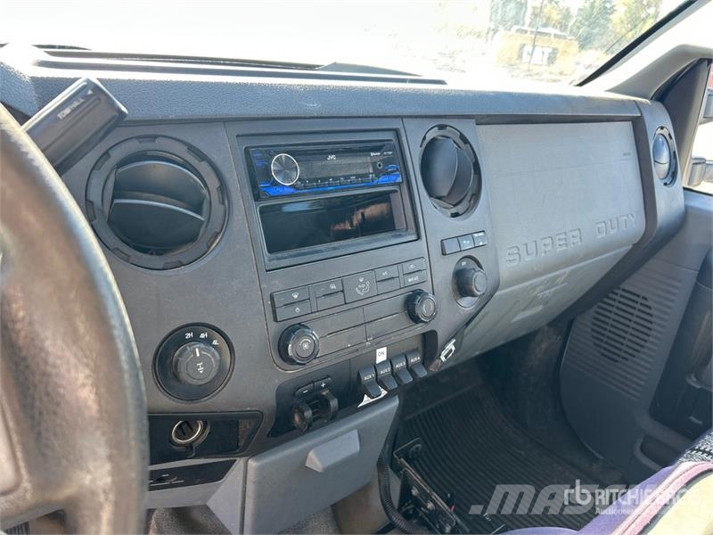 Ford F-250 4x4 Extended Cab Pickup أخرى