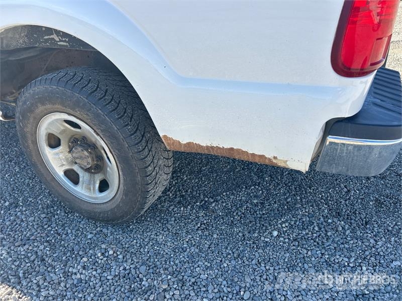Ford F-250 4x4 Extended Cab Pickup أخرى