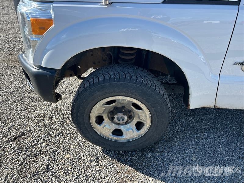 Ford F-250 4x4 Extended Cab Pickup أخرى