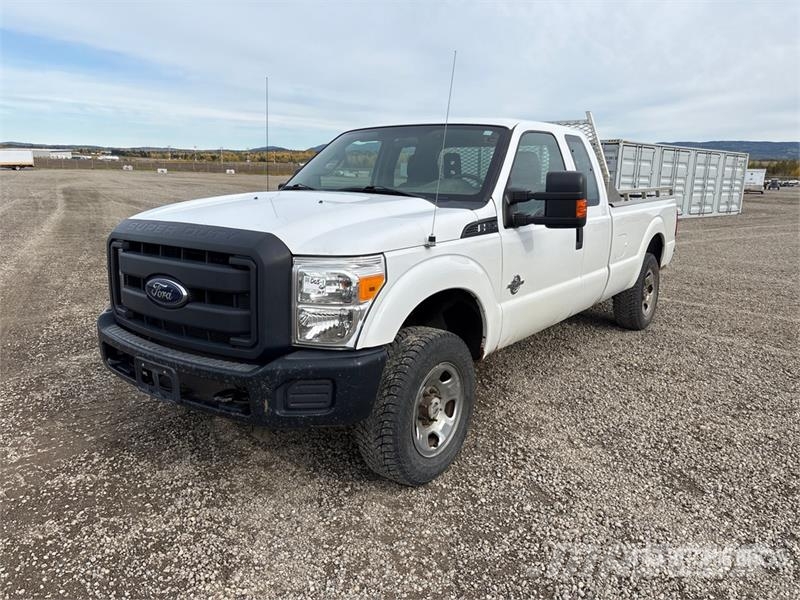 Ford F-250 4x4 Extended Cab Pickup (Inoperable) Egyéb