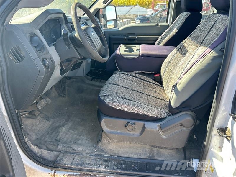 Ford F-250 4x4 Extended Cab Pickup أخرى
