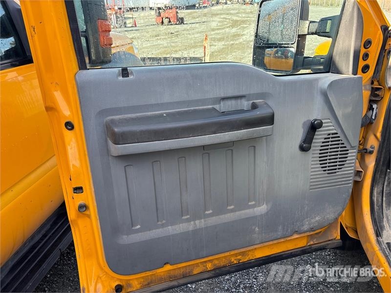 Ford F-250 XL 4x2 Pickup Прочие фургоны
