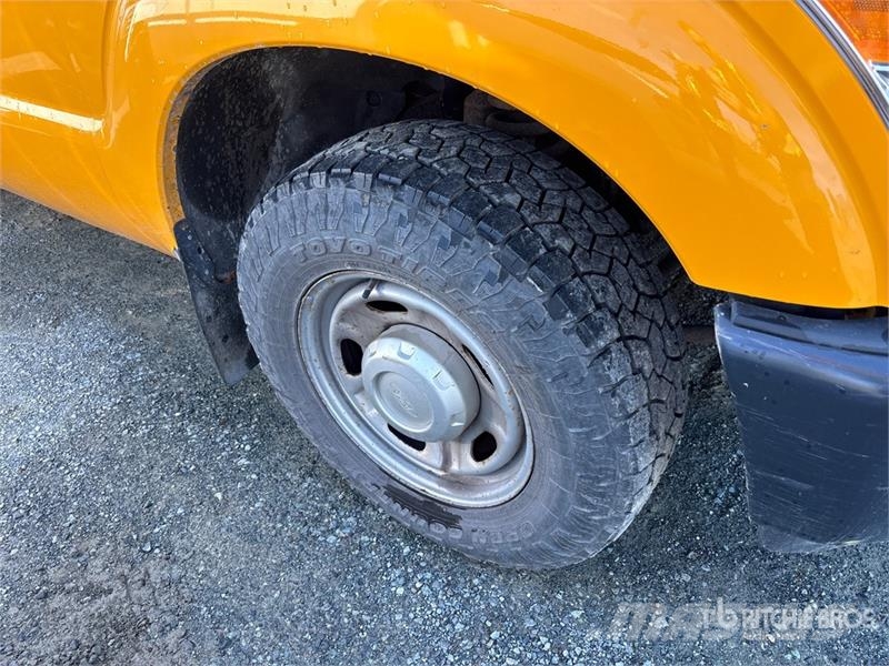 Ford F-250 XL 4x2 Pickup Прочие фургоны