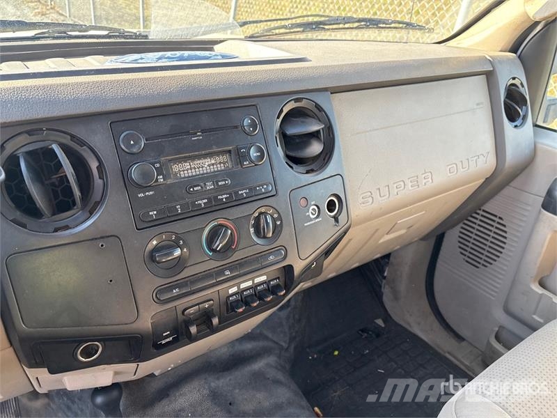 Ford F-250 XL 4x4 Extended Cab Pickup Ostalo
