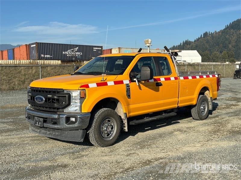Ford F-250 XL 4x4 Extended Cab Pickup Muu