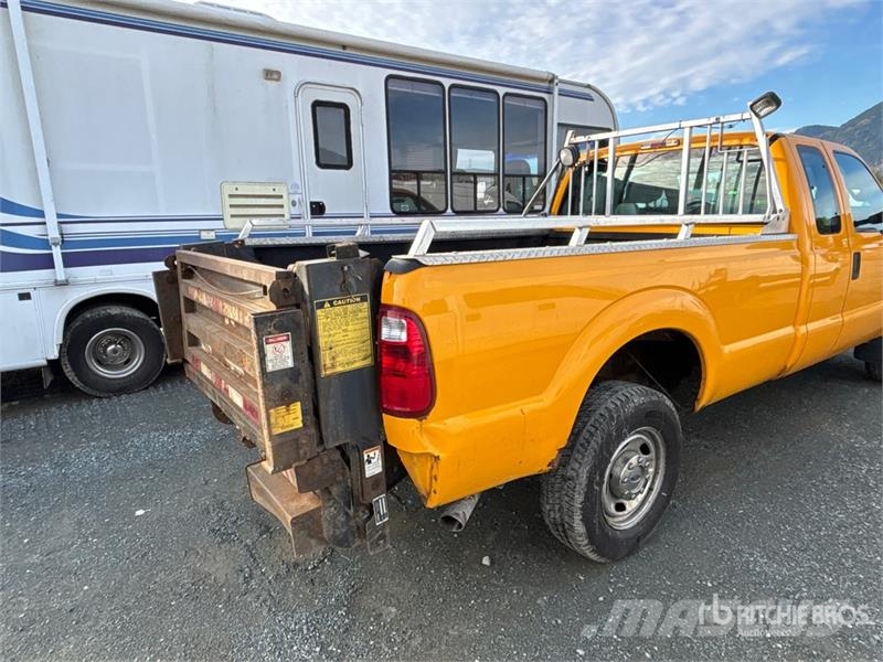 Ford F-250 XL 4x4 Extended Cab Pickup Citi