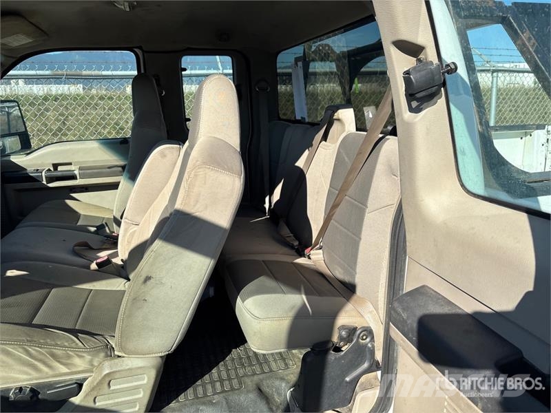 Ford F-250 XL 4x4 Extended Cab Pickup Ostalo