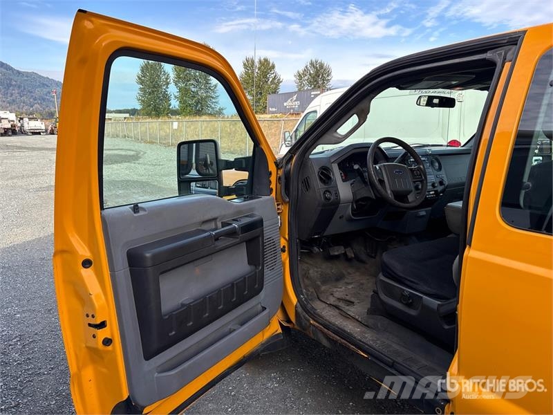 Ford F-250 XL 4x4 Extended Cab Pickup Citi