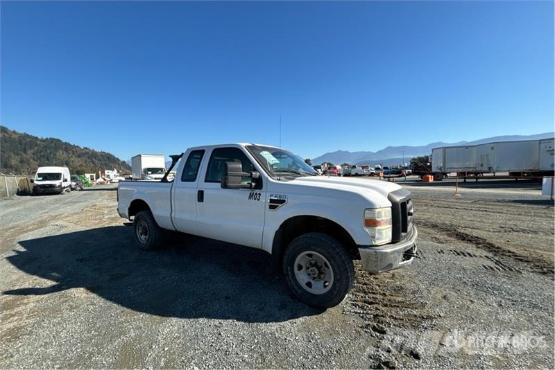 Ford F-250 XL 4x4 Extended Cab Pickup Ostalo