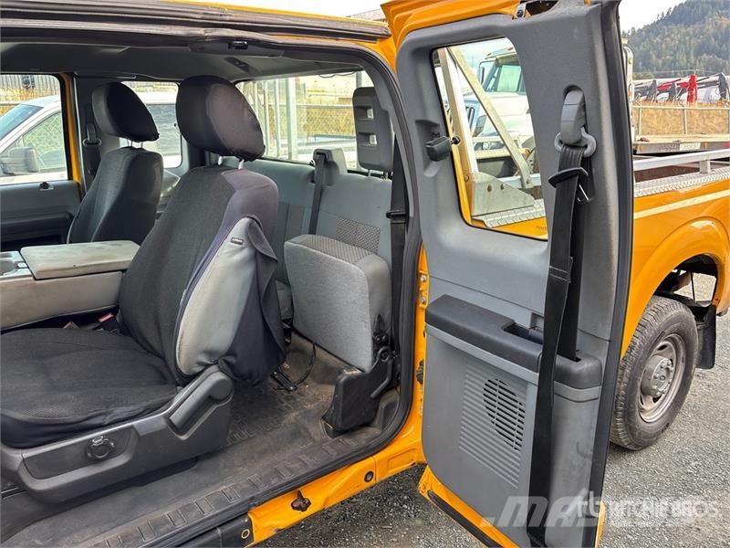 Ford F-250 XL 4x4 Extended Cab Pickup Citi